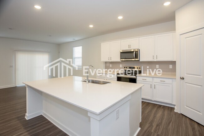 Foto del edificio - 562 Mountain Vw Dr