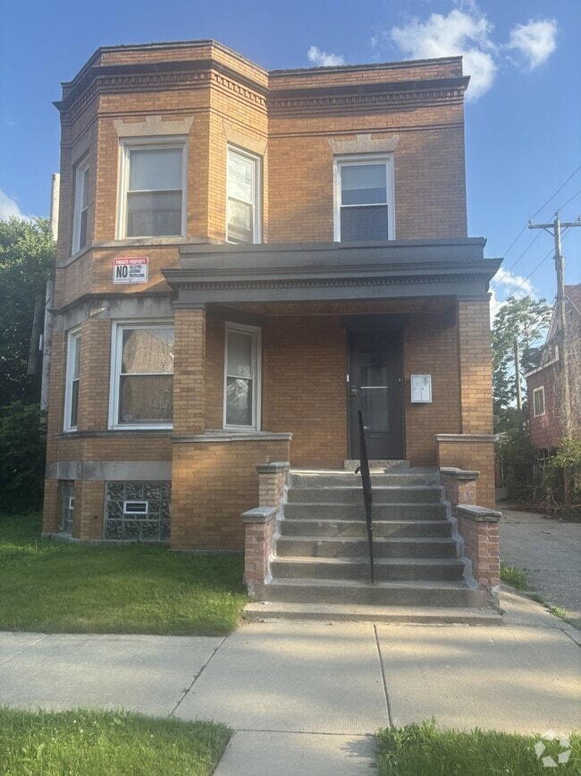 Building Photo - 321 E 70th St