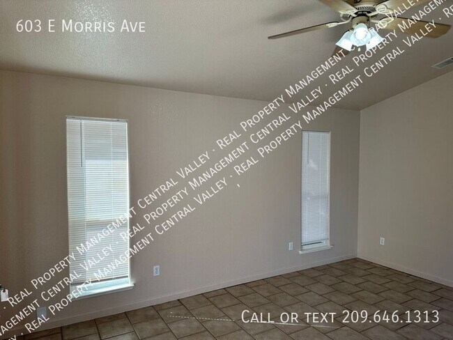 Foto del edificio - Spacious Modesto 3 Bedroom 2 Bath 2 Car Ga...