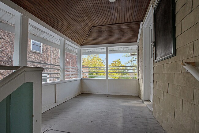 Foto del edificio - 14314 Beacon Ave