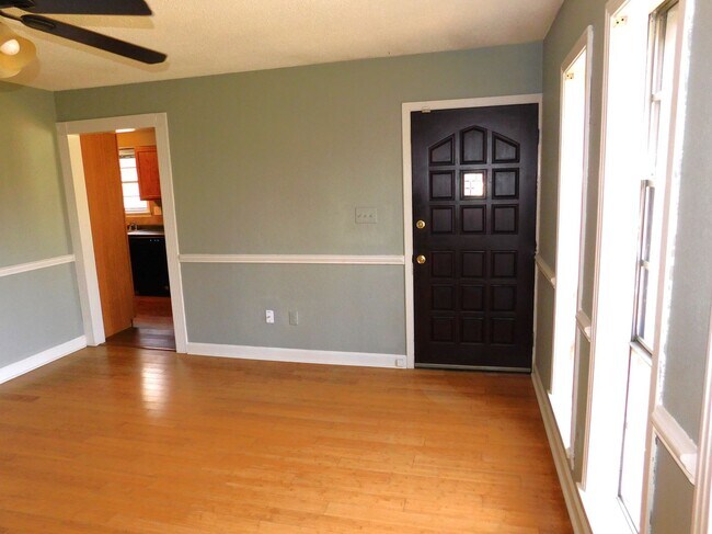 Building Photo - 2128 N. Red Banks Rd, Byhalia MS 38611
