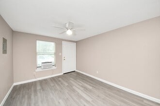 Building Photo - 17111 River Rd