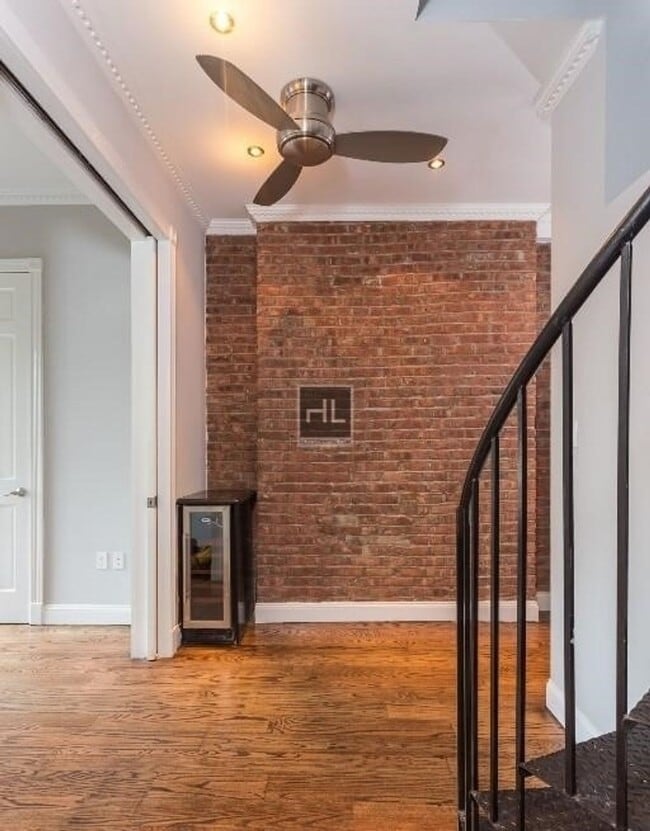 Building Photo - East 106th Street