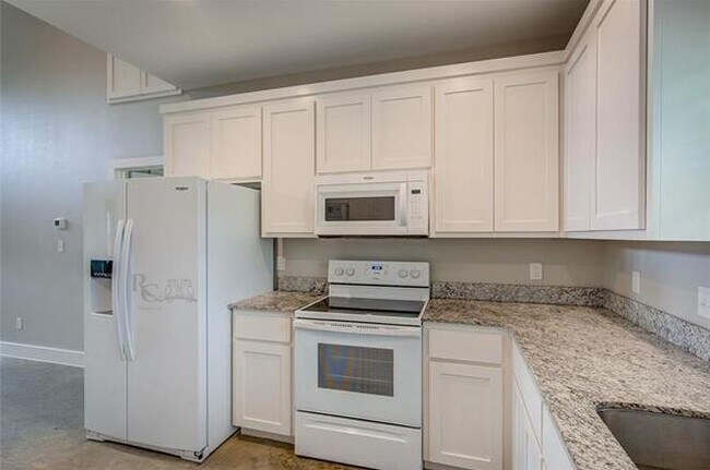 Foto del edificio - 703 Maple St