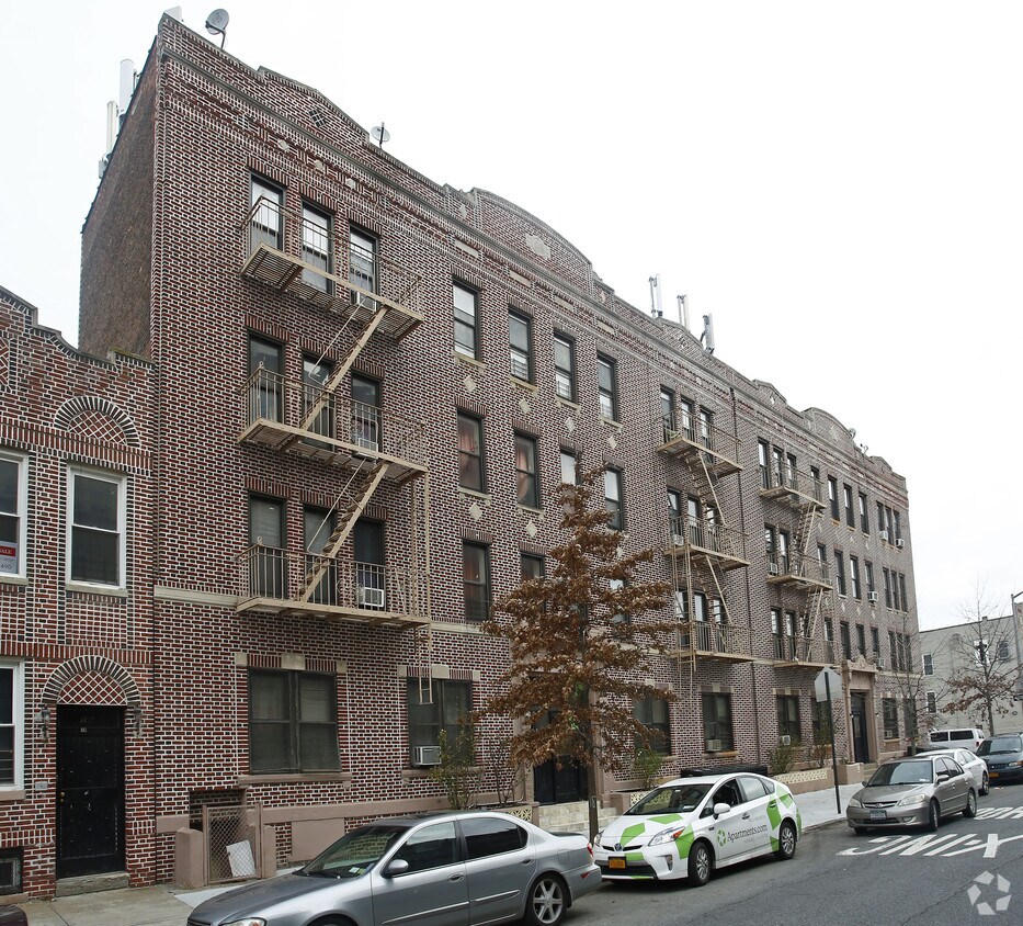 Foto del edificio - 91 Riverdale Ave