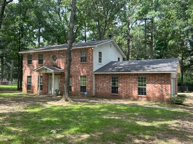 Building Photo - 3906 Treat Dr