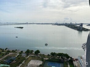 Building Photo - 1750 N Bayshore Dr