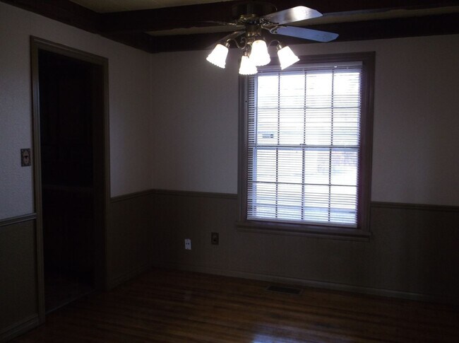 Foto del edificio - 419 E Atkinson Dr