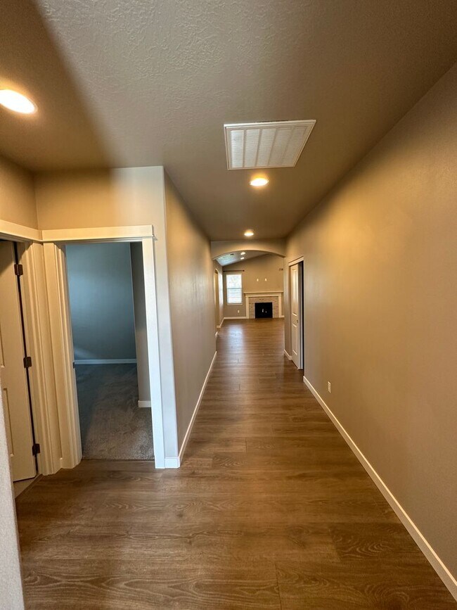 Foto del edificio - 1098 NW 24th Ln