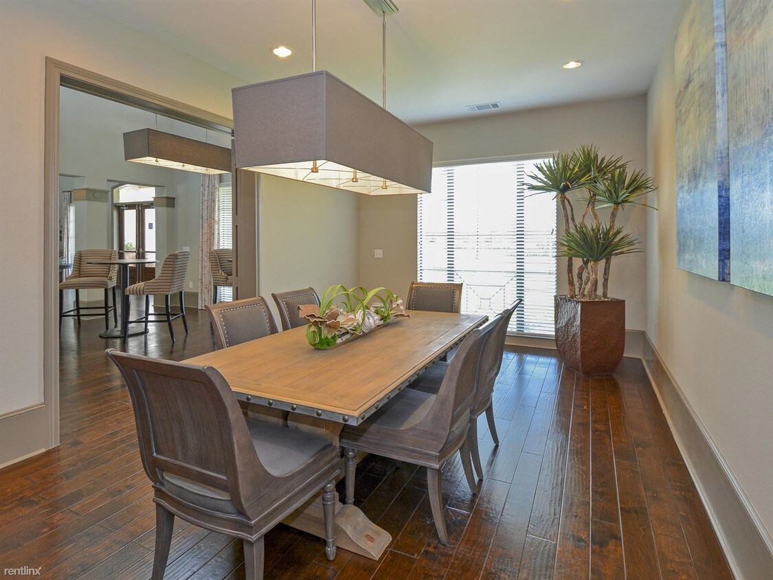 Foto principal - 13051 Whittington Dr
