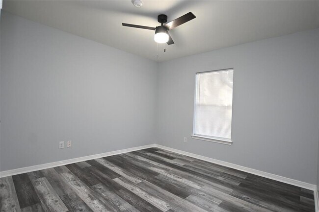 Building Photo - 1009 Eberhard St