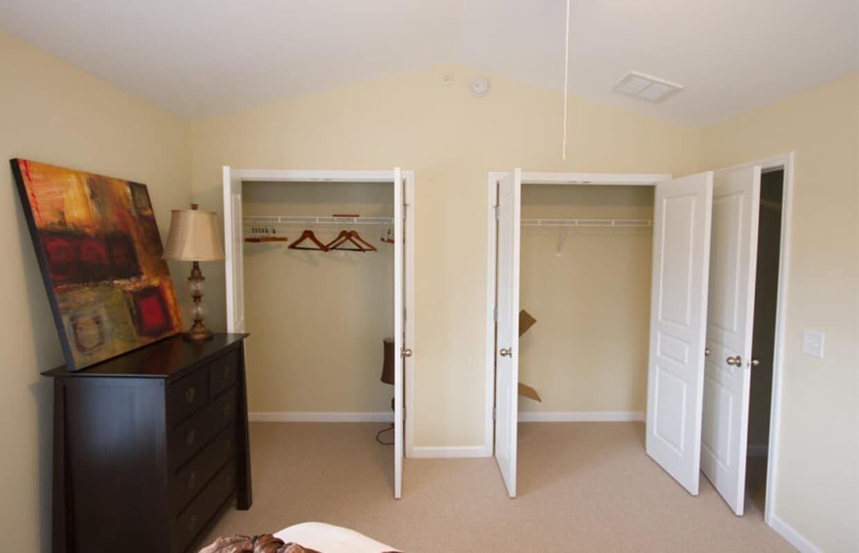 3 Bedroom Townhouse at the Woodlands - END UNIT * only $500 deposit - End Unit - 3 Bedroom Townhouse at the Woodlands - END UNIT * only $500 deposit - End Unit