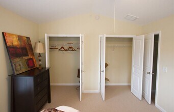 Building Photo - 1625 Elmwood Ct