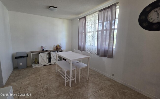 Foto del edificio - 8401 N Atlantic Ave