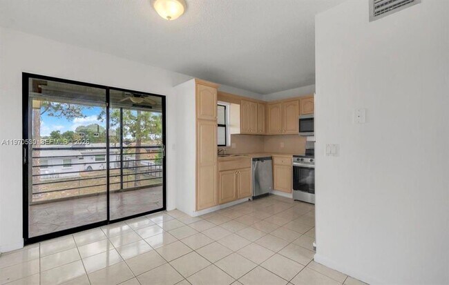 Foto del edificio - 5894 Longbow Ln