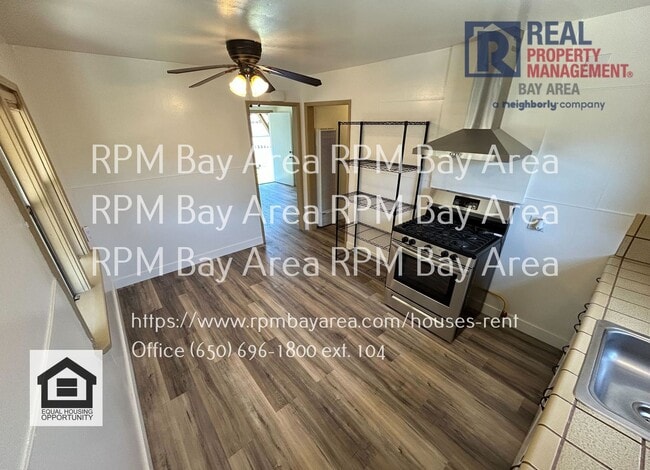 Building Photo - Cozy, Quaint Cottage (2BD/1BTH)
