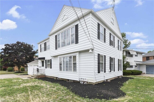 Building Photo - 20114 Hilliard Blvd