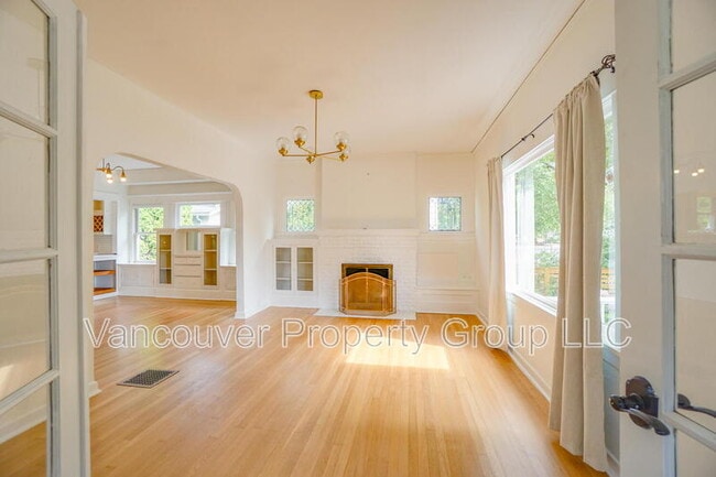 Building Photo - 2308 Harney St