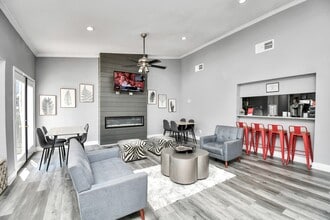 Building Photo - 5959 Bonhomme Rd Building Photo - 5959 Bonhomme Rd