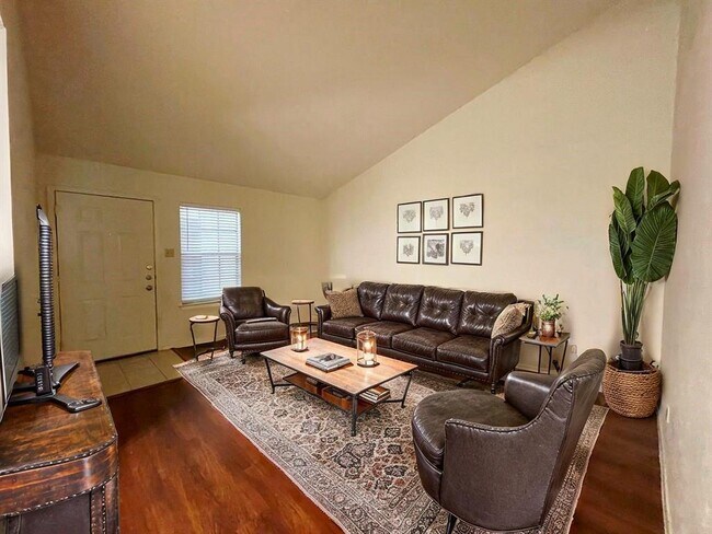 Foto del edificio - 4508 Dorsett Oaks Cir