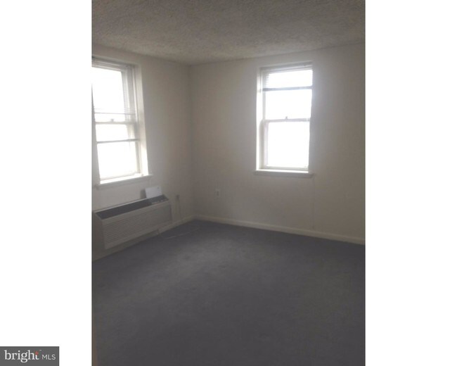 Foto del edificio - 734 S Front St