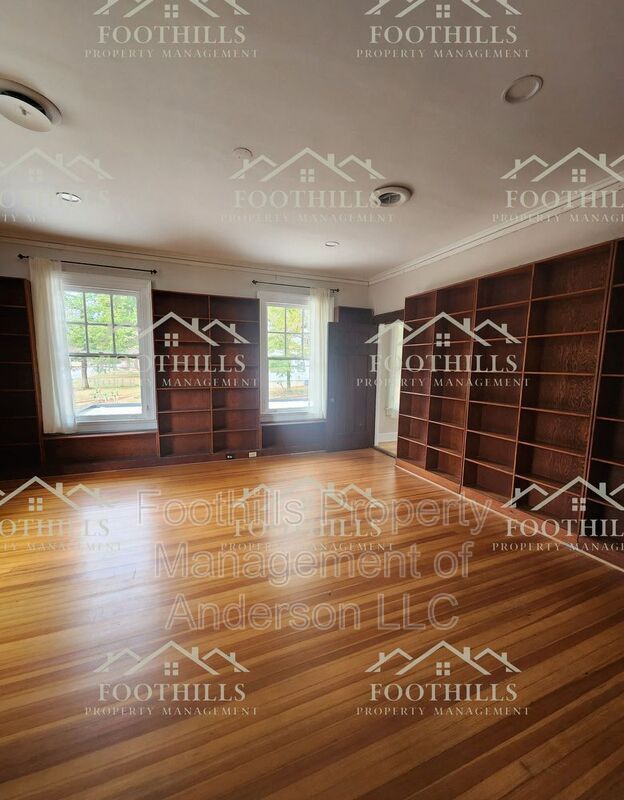 Building Photo - 812 W Whitner St