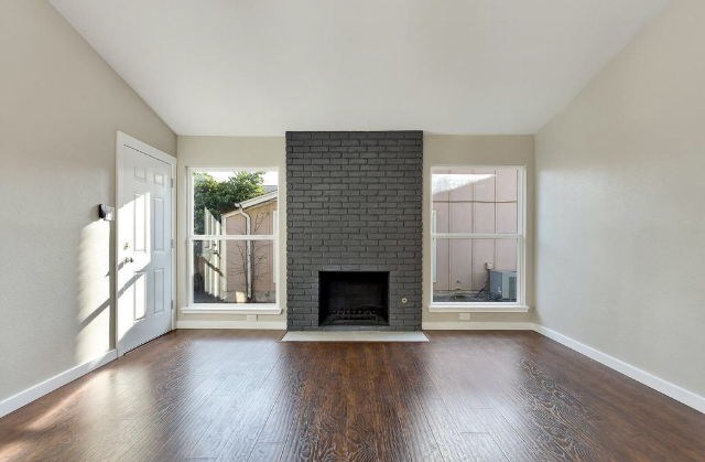 Building Photo - 10504 Little Pebble Dr