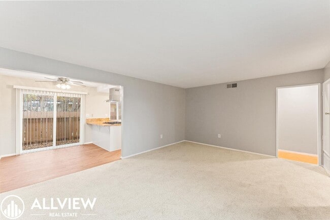 Foto del edificio - 16781 Bardon Ln