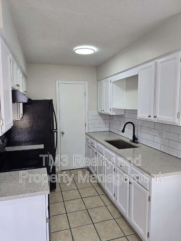 Foto del edificio - 1602 E Kansas City Rd