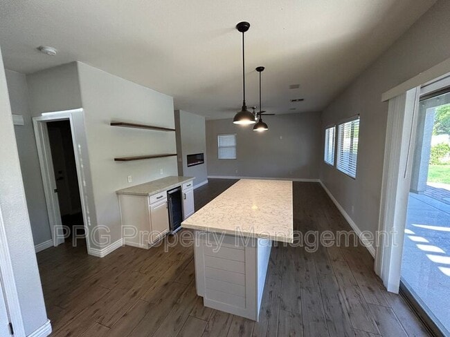 Building Photo - 4121 N Dania Ct