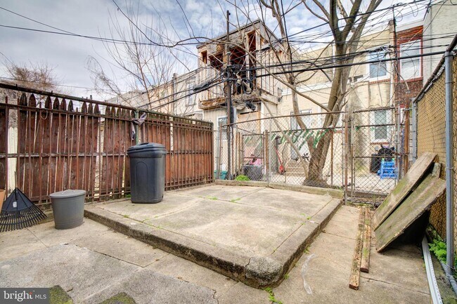 Foto del edificio - 2069 E Monmouth St