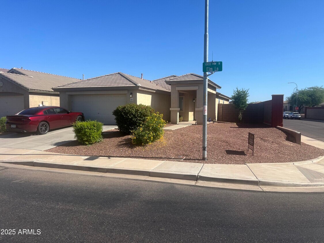 Primary Photo - 10833 W Elm Ln