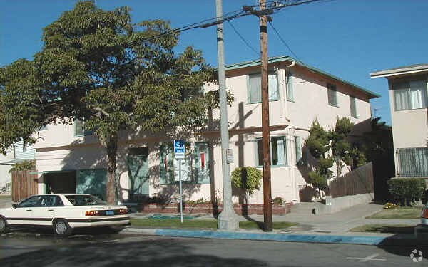 Foto del edificio - 1521 E 2nd Street