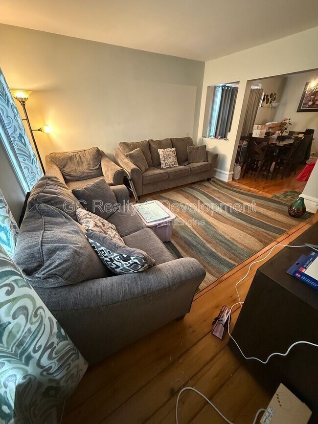 Foto del edificio - 111 Des Plaines Ave