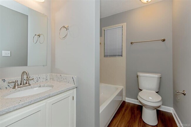 Foto del edificio - 189 S Burbank Dr