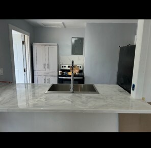 Building Photo - 117 N 24th Ave