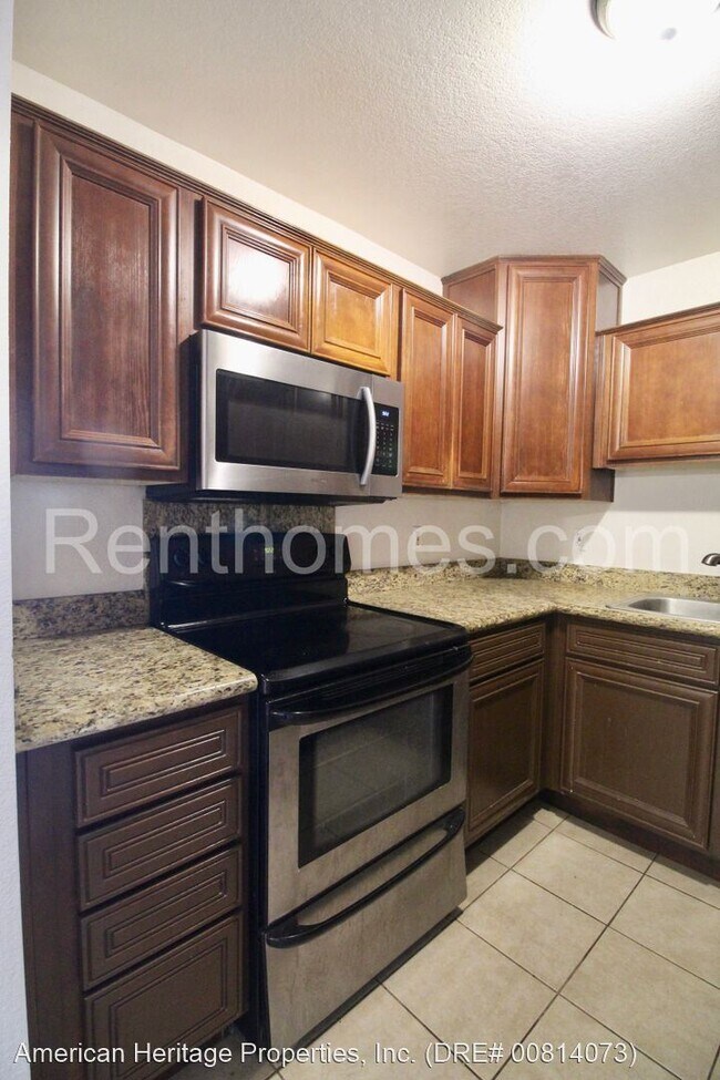 Building Photo - 2 br, 2 bath House - 7745 Stalmer Street #7