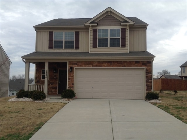 Primary Photo - 1004 Alder Ridge Lane