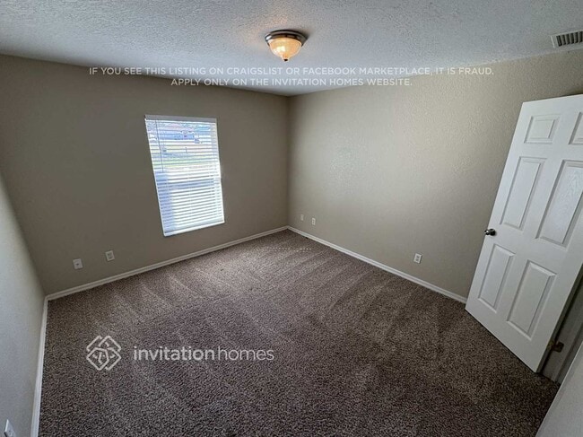 Building Photo - 391 Vitorio St