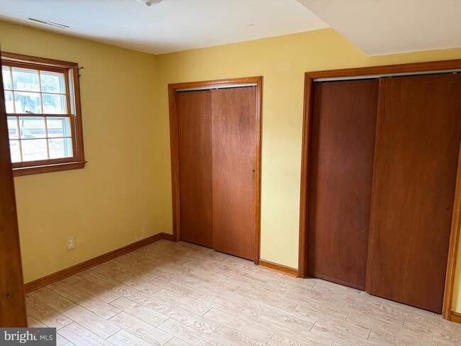 Building Photo - 448 Lake Ave