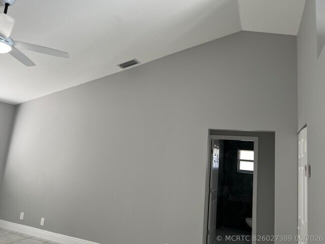 Building Photo - 13671 Yarmouth Ct