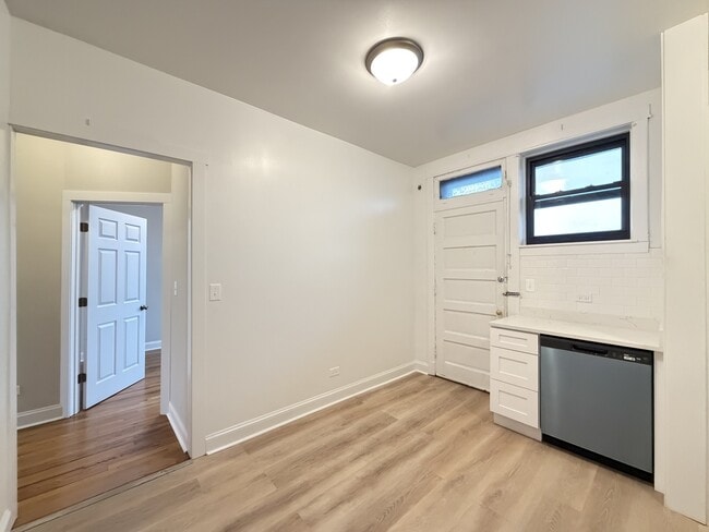 Building Photo - 2640 N Milwaukee Ave