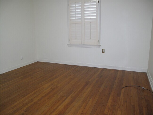 Building Photo - 5125 Locust St