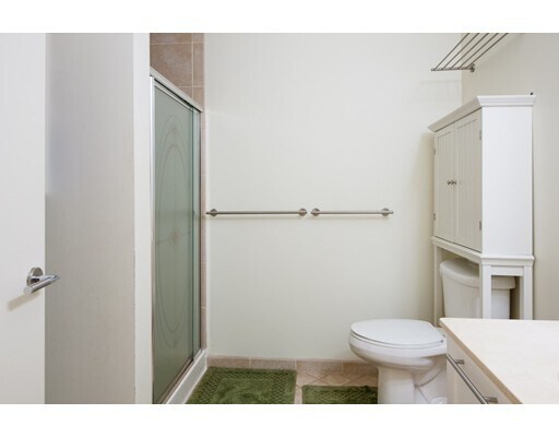 Foto del edificio - 99 Chestnut Hill Ave