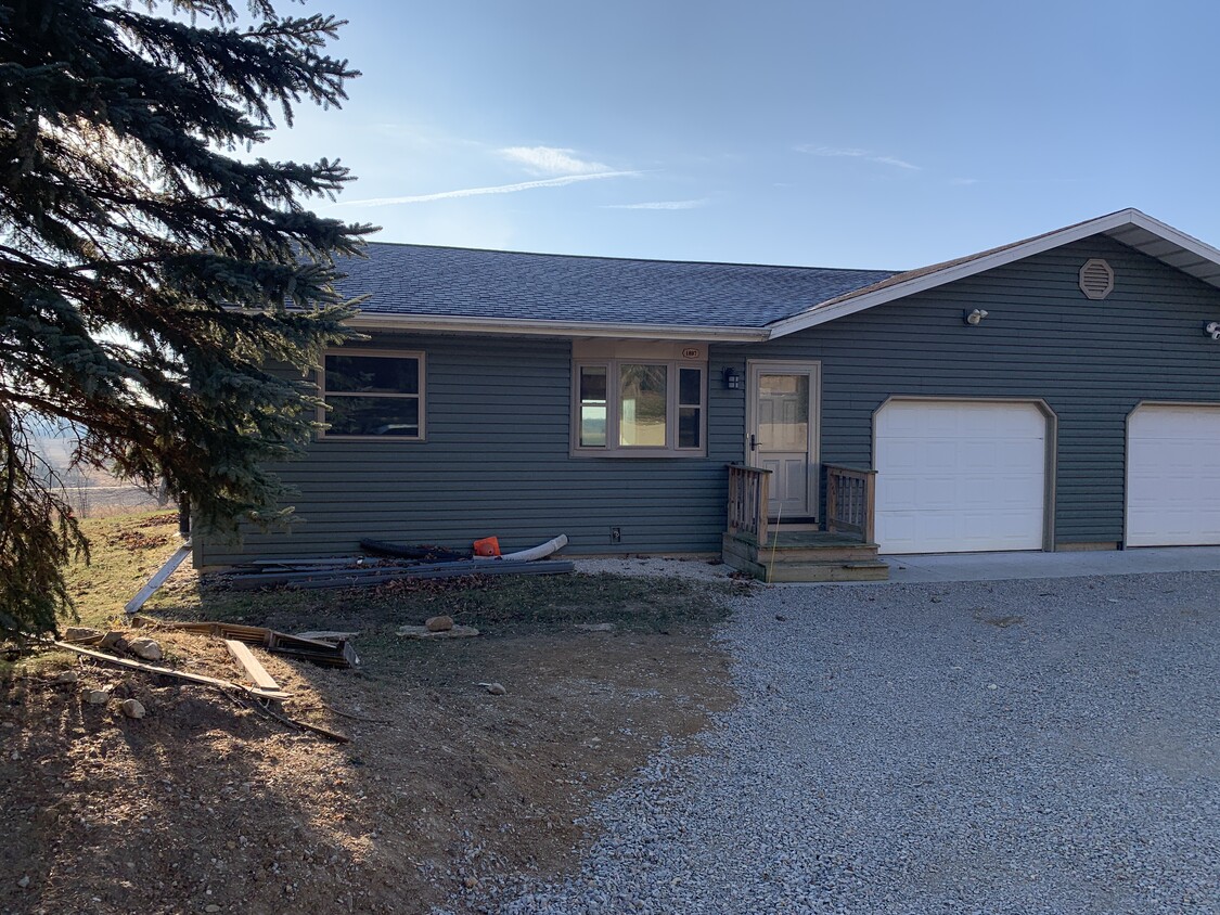 Ranch half duplex - N1807 Co Rd O