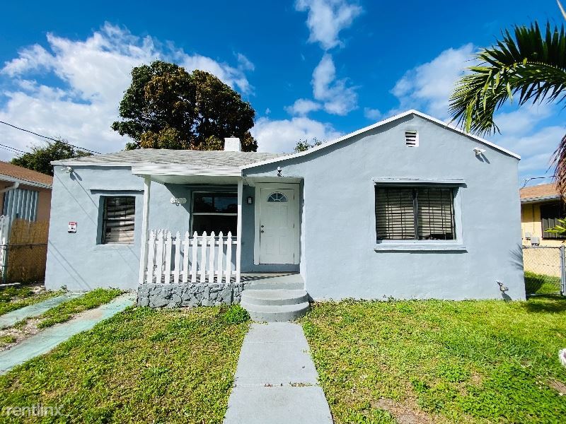 Primary Photo - 4 br, 2 bath House - 811 NW 42 ST
