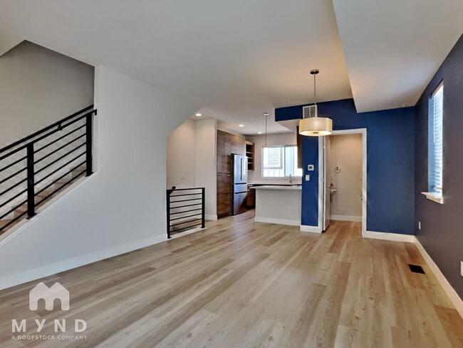 Foto del edificio - 1079 Chase St