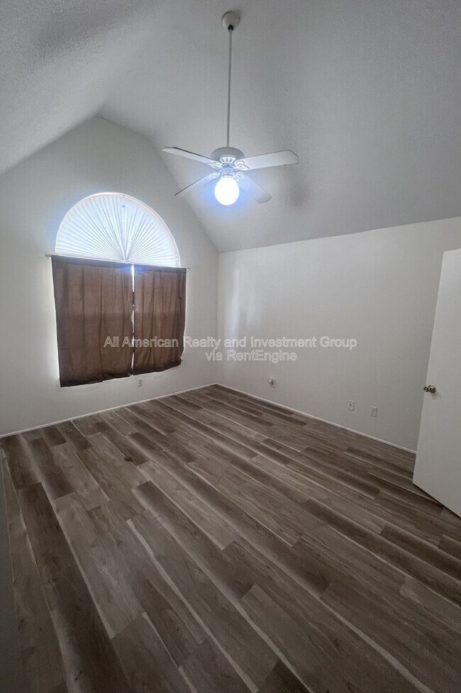 Foto del edificio - 510 Woodland Park Cir