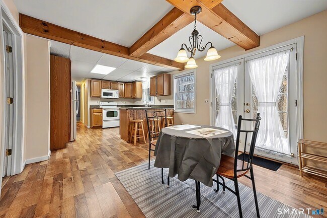 Foto del edificio - 15 Indian Hill Ln