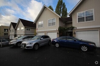 Building Photo - 815 23rd Ave S